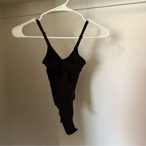 NEVER WORN. SKIMS Seamless Sculpt Thong Bodysuit